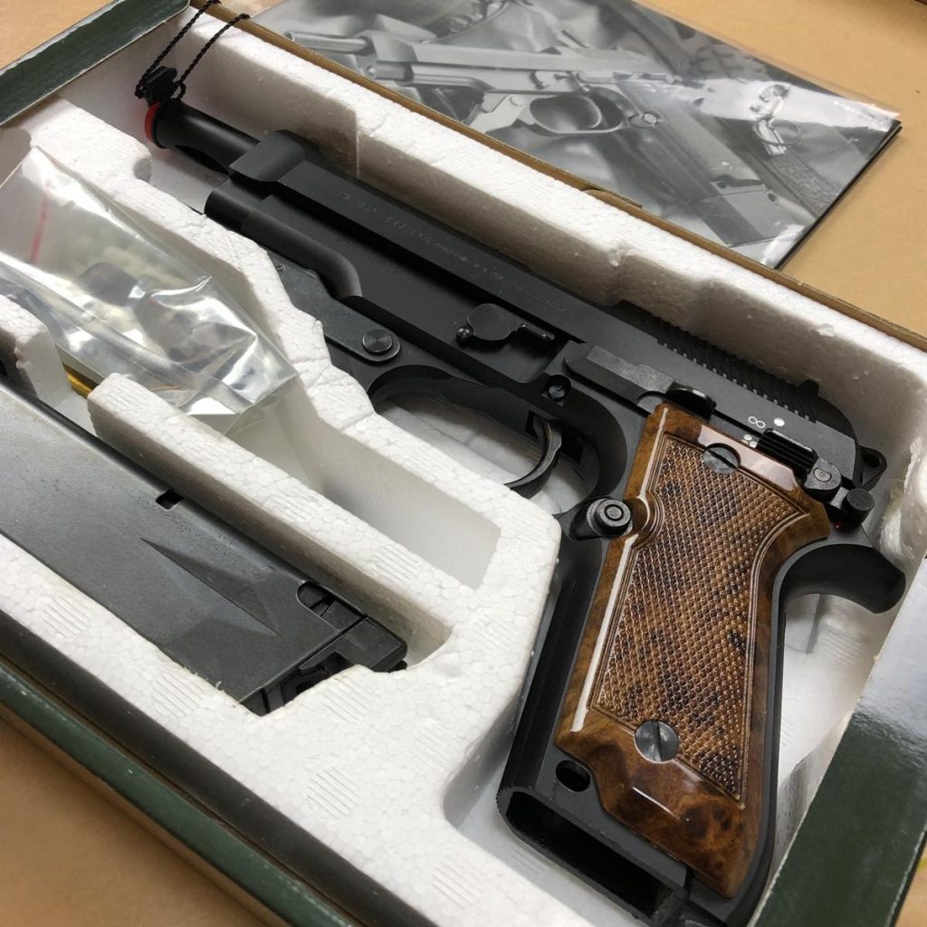 KSC　M93R　Cシリーズ　ガスブローバック Xmasエディション 復刻限定版