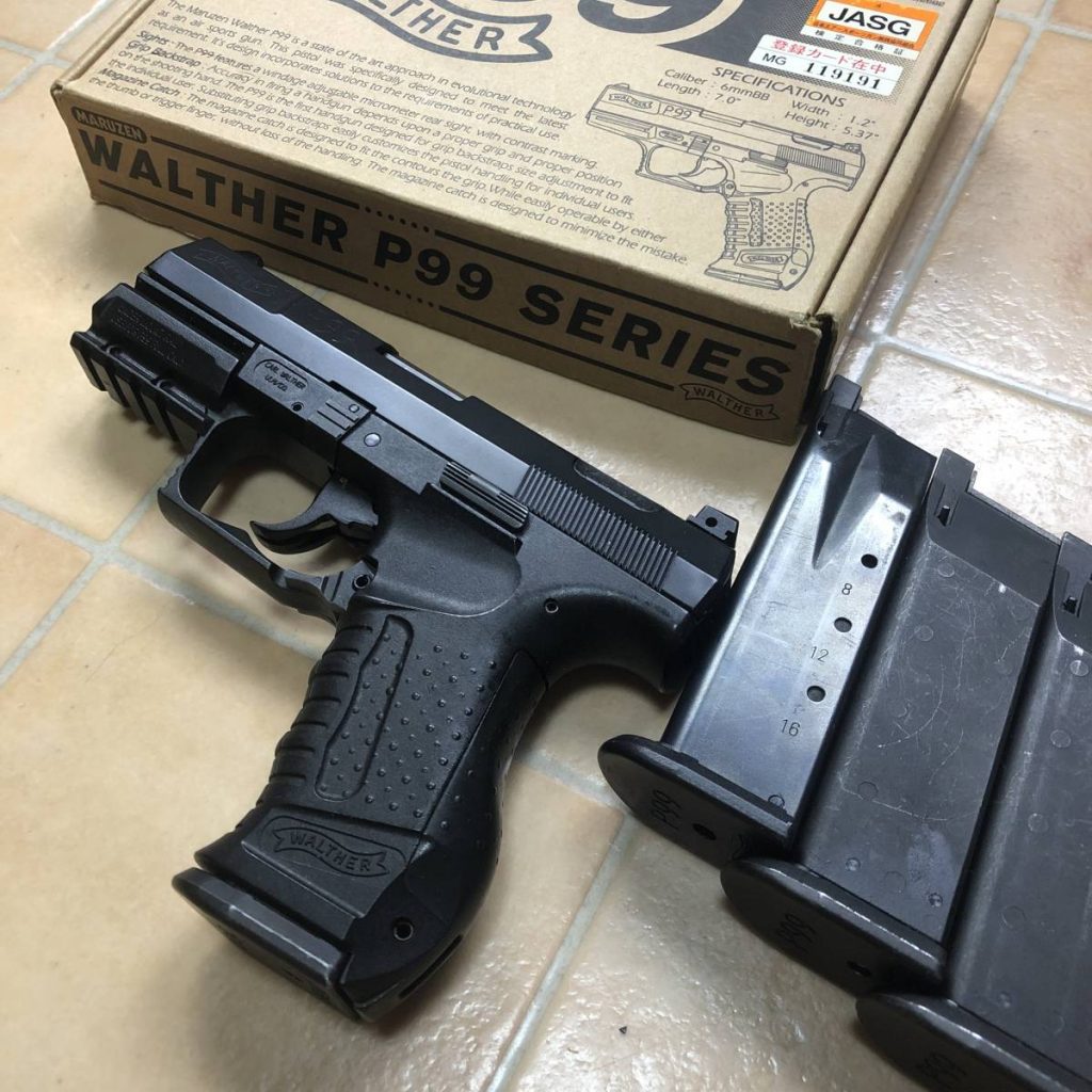 マルゼン ワルサーP99（旧モデル）予備マガジン（新型）×3　ホルスター付き