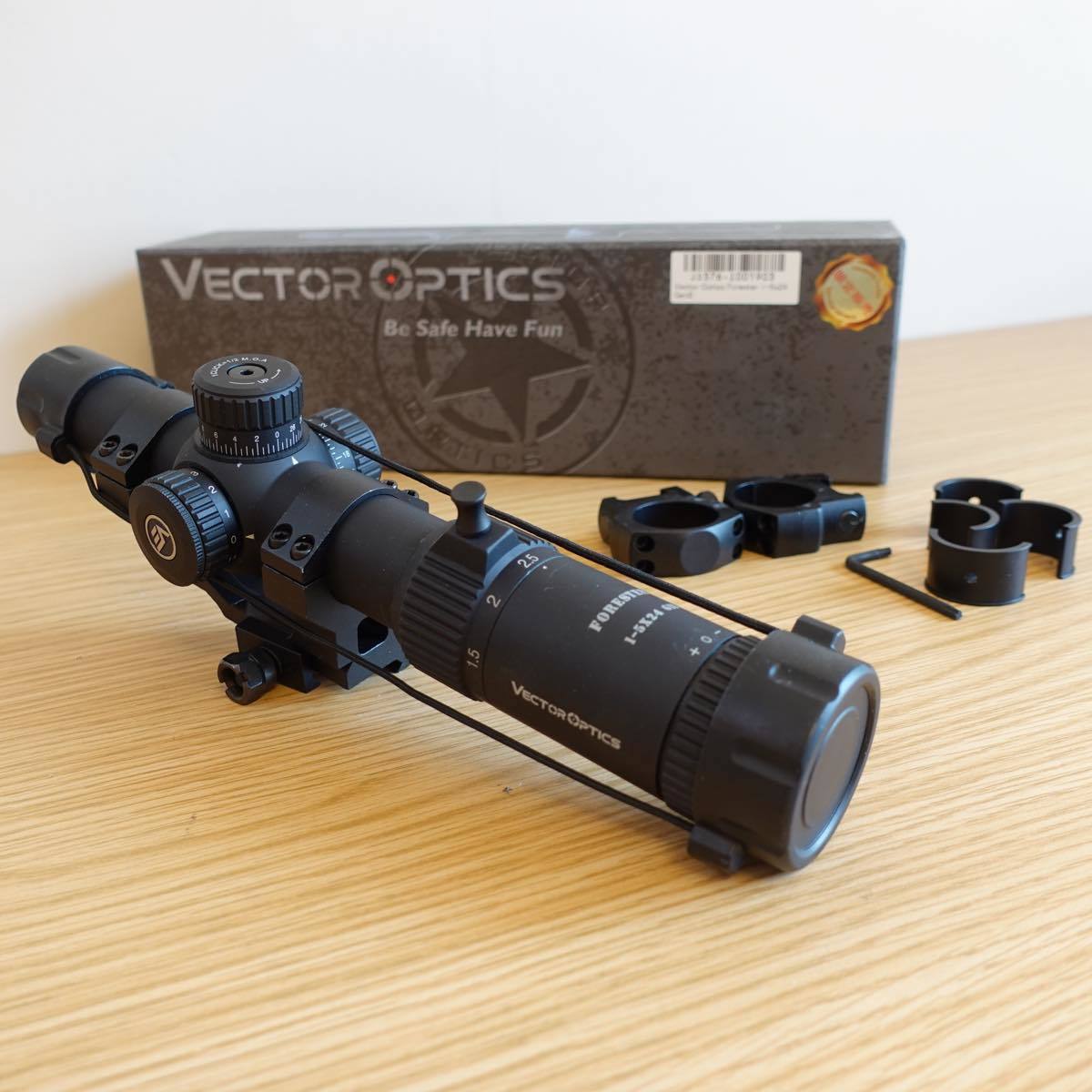 Vector Optics Forester 1-5×24 Gen 2 スコープ