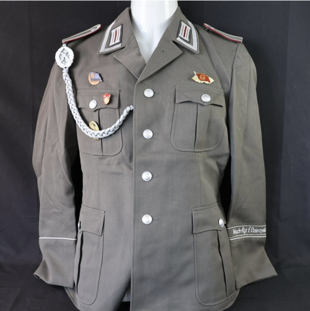 東ドイツ軍 放出品 東独 制服 勤務服 軍服 フェリックス ジェルジンスキー 衛兵連隊 儀仗 下士官 NVA DDR